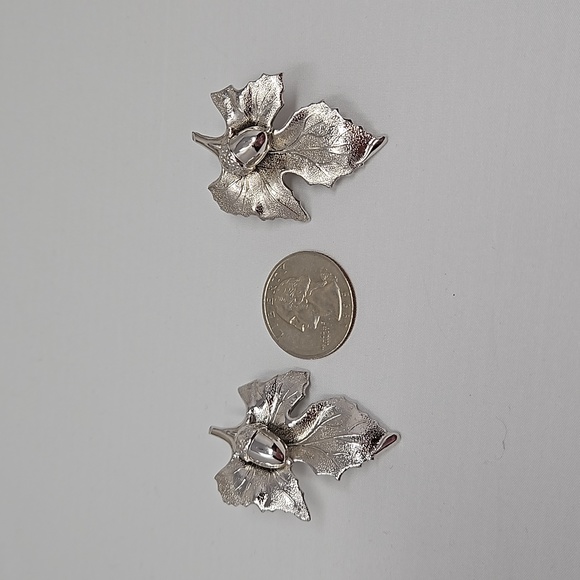 Vintage Marino Silver Tone Leaf with Acorn Clip Earrings Signed - Picture 6 of 10